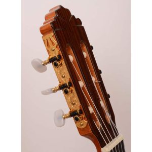 گیتار-آلمانزا-کلاسیک-فلامینکو-رنگ-چوب-طبیعی-خوش-دست-almanza-guitar